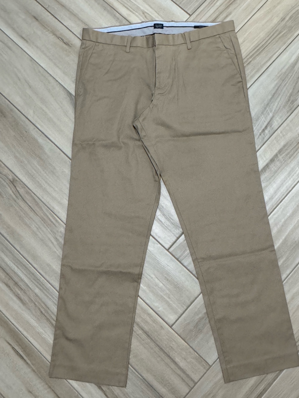 Men's Gap Khaki Flat-Front Chinos - Classic Casual Pants